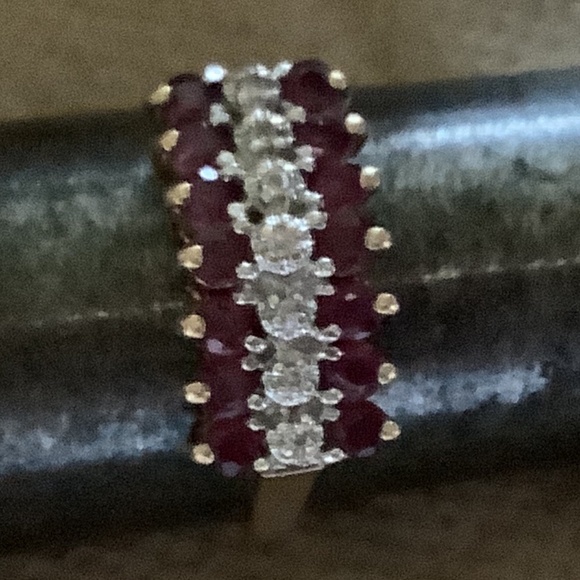10k RUBY AND DIAMOND RING SIZE 8.5 - Picture 2 of 10